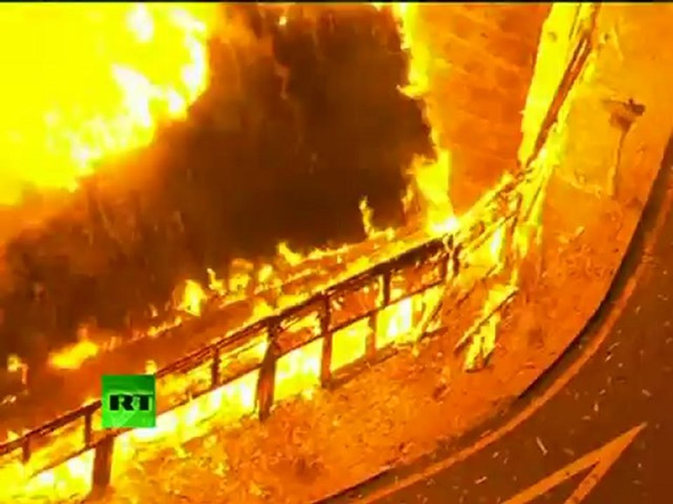 London riots turn mad: Video of massive fire in Croydon