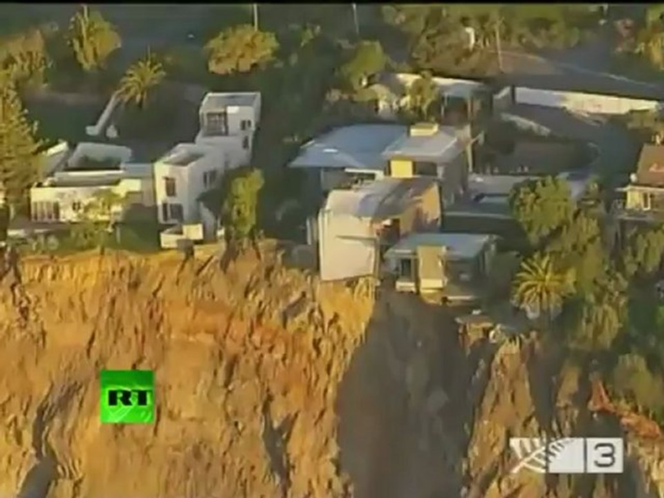 Moment of New Zealand quake caught on tape, Christchurch aftermath video