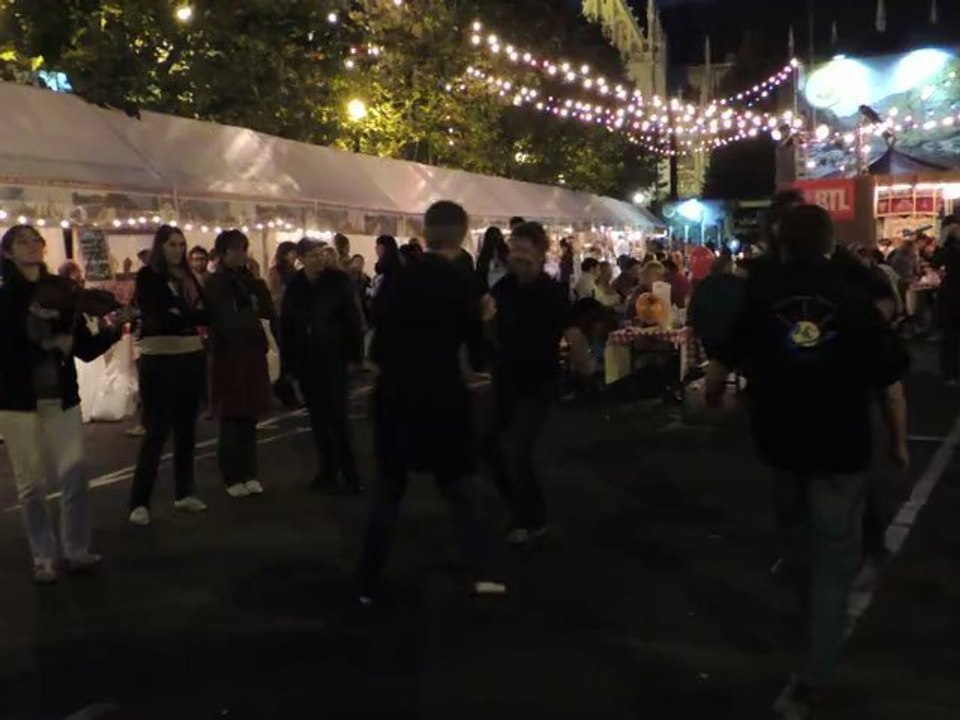 Danse Traditionnelle sur le Marché de la Vallée du Lot