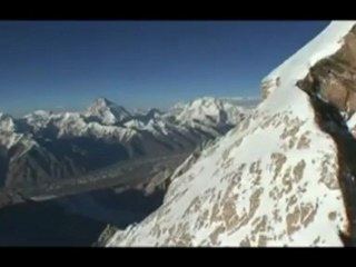 Un alpinista español entre los siete muertos tras un alud en el Himalaya