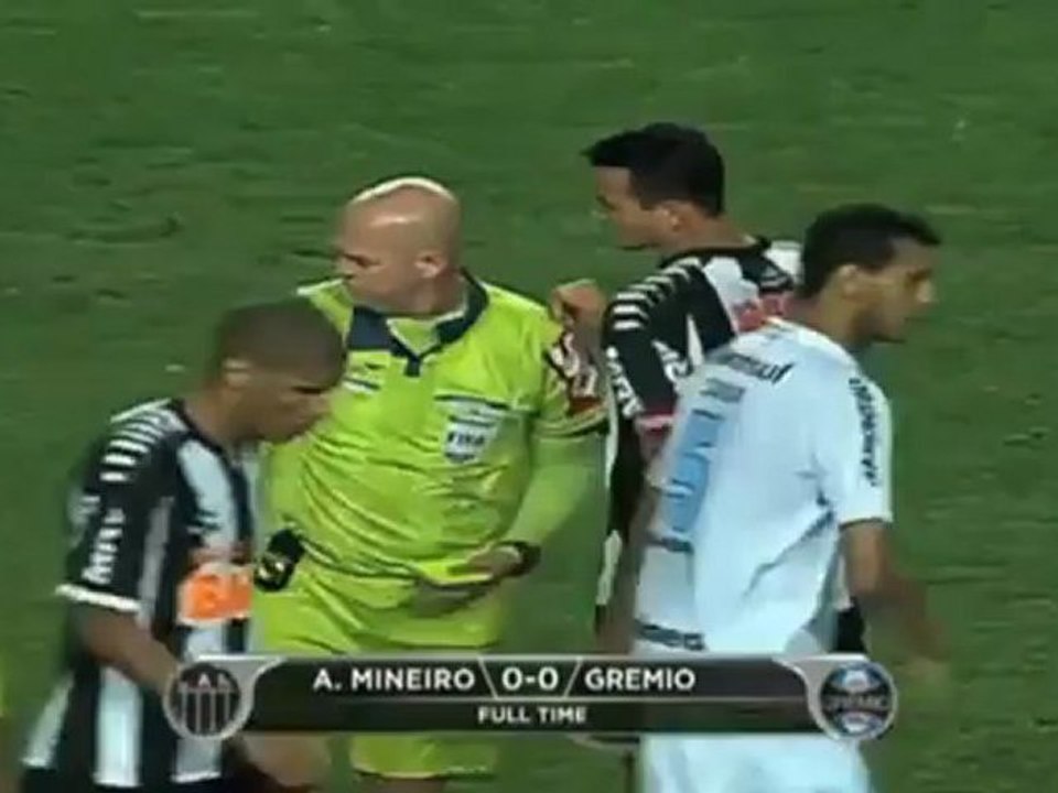 Brasileiro: Ronaldinho gegen Ex-Klub mit müdem 0:0