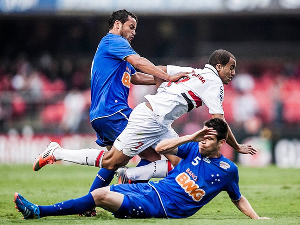 Quand Lucas Moura humilie cinq adversaires...