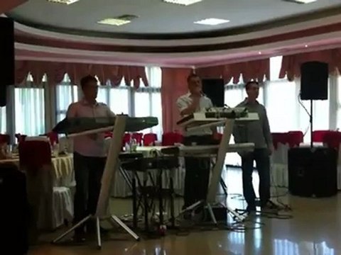 Afrim UkaXhevdet Osmanaj Elvis Kurpeja live 2012.MOV - YouTube