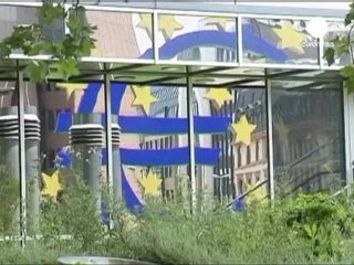 Christine Lagarde exhorte l'Europe à prendre des...