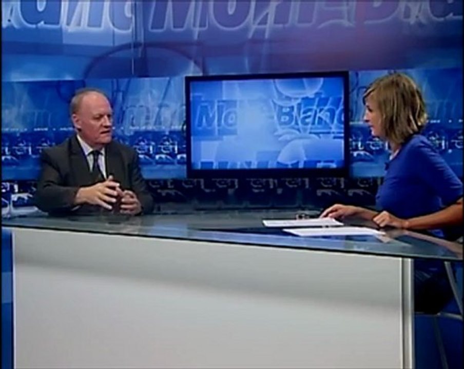 Interview de François Asselineau au JT de TV8 Mont-Blanc le 21 Septembre 2012