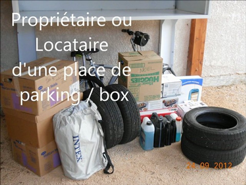 armoire de rangement sur place de parking