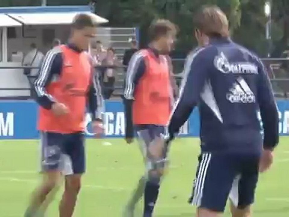 S04-Finanzchef Peters und der königsblaue Masterplan