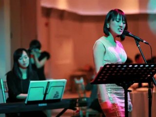 Эмоциональный корейский барабанщик