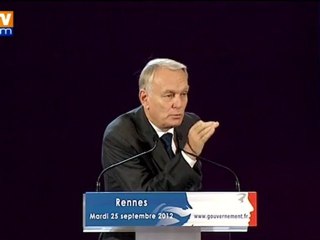 Ayrault agacé par les journalistes