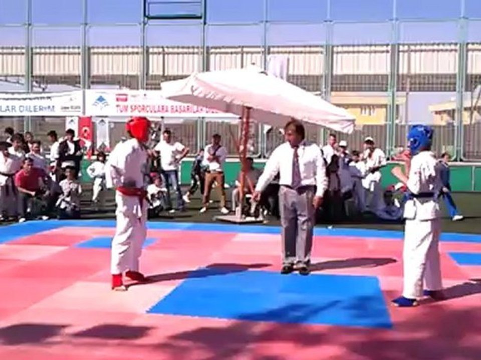 hasan uygur 21-22 eylül bursa  kyokushin kaate final maçı