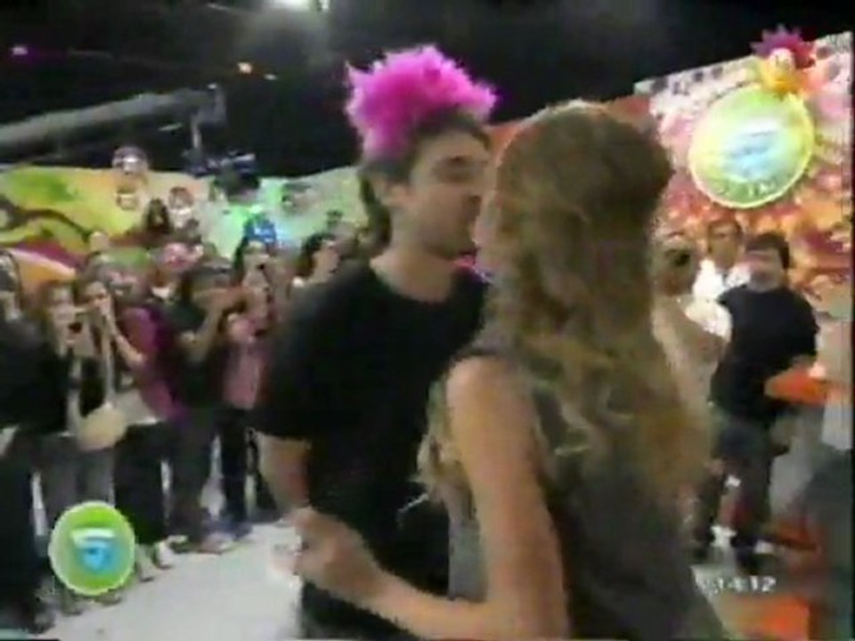 Pedro y Paula en la Cocina 1 (back beso bajo la lluvia 1) - 06 de Noviembre 2010