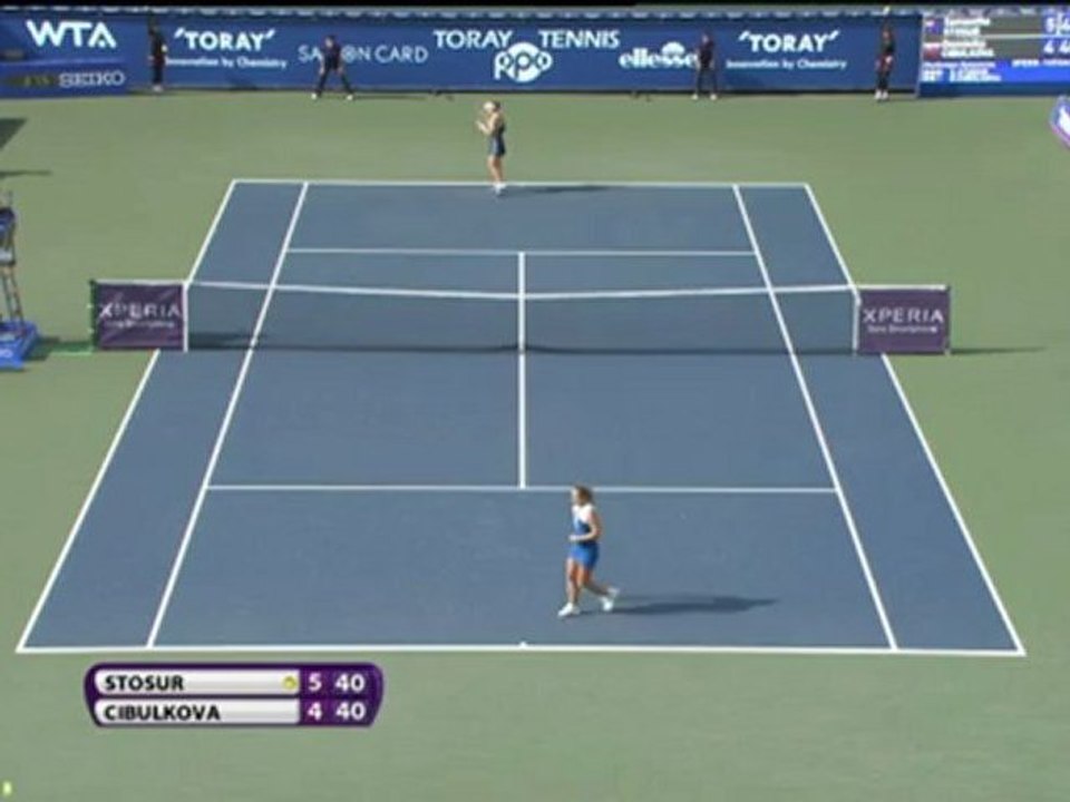 Tokio: Samantha Stosur schlägt auch mal quer