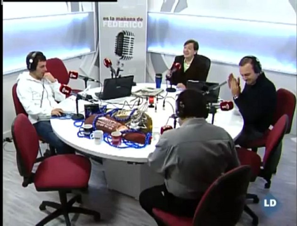 Grupo Risa: Zapatero da la mano - 01/12/10