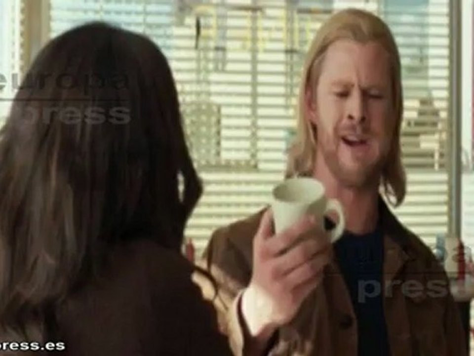 Anne Hathaway podría protagonizar Robopocalypse