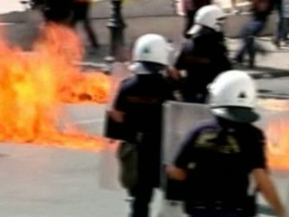 Greek police dodge Molotov cocktails