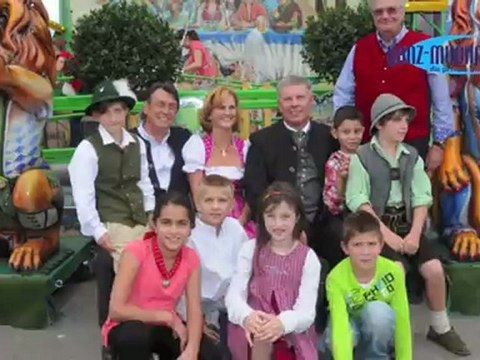 Festleiter begrüßte Karin Seehofer und 100 Kinder auf der Wiesn 2012 (26.09.2012)