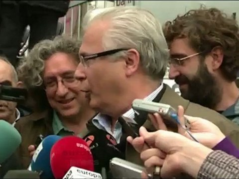 Garzón apoya a las víctimas del franquismo
