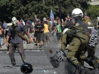 New wave of Greek protest turns violent