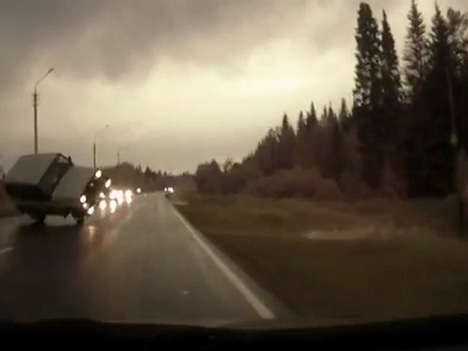 Choc : Accident de face sur la route