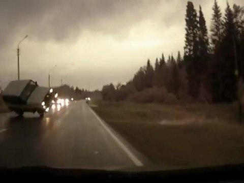 Choc : Accident de face sur la route