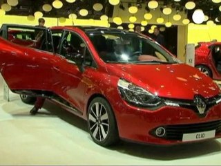 Crisis overshadows Paris Motor Show