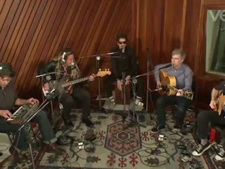 VEJA Música: Nada Surf canta Something's Growing Inside