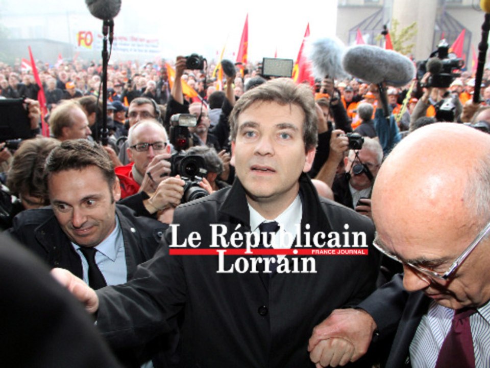 Arnaud Montebourg annonce à Florange "un bras de fer difficile avec ArcelorMittal"
