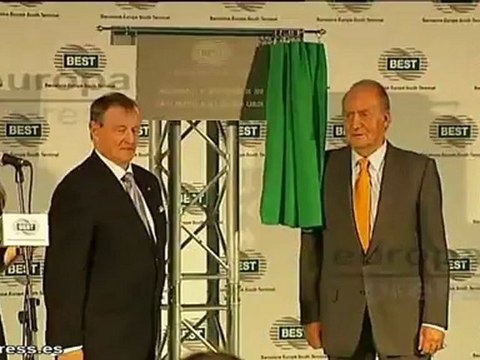 Mas y el Rey comparten asiento en el autobús