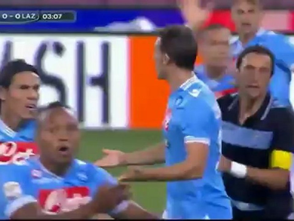 Klose (Lazio) ghi bàn bằng tay?