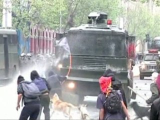 Chile student protest turns violent
