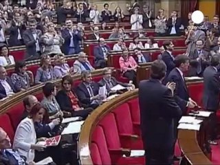 El Parlament de Cataluña aprueba la convocatoria de una...
