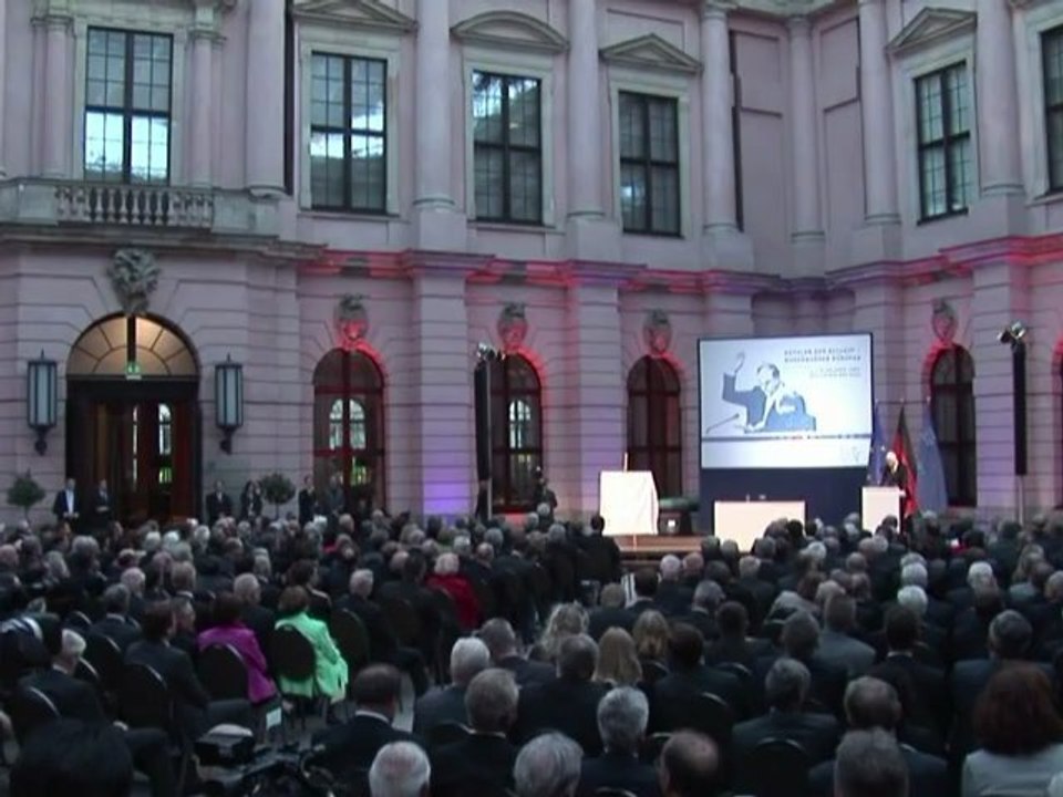 Festakt und Briefmarke - Ehrung für Altkanzler Helmut Kohl