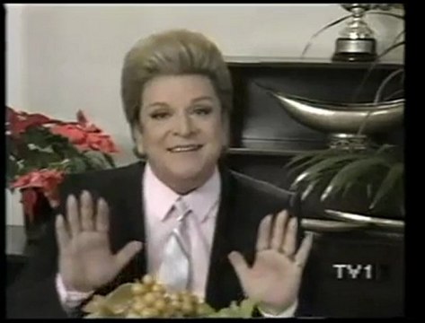 Zeki Müren - Akşam Olur Gizli Gizli Ağlarım ...!!!