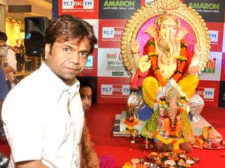 Rajpal Visits Ganesh Pandal @ Oberoi Mall