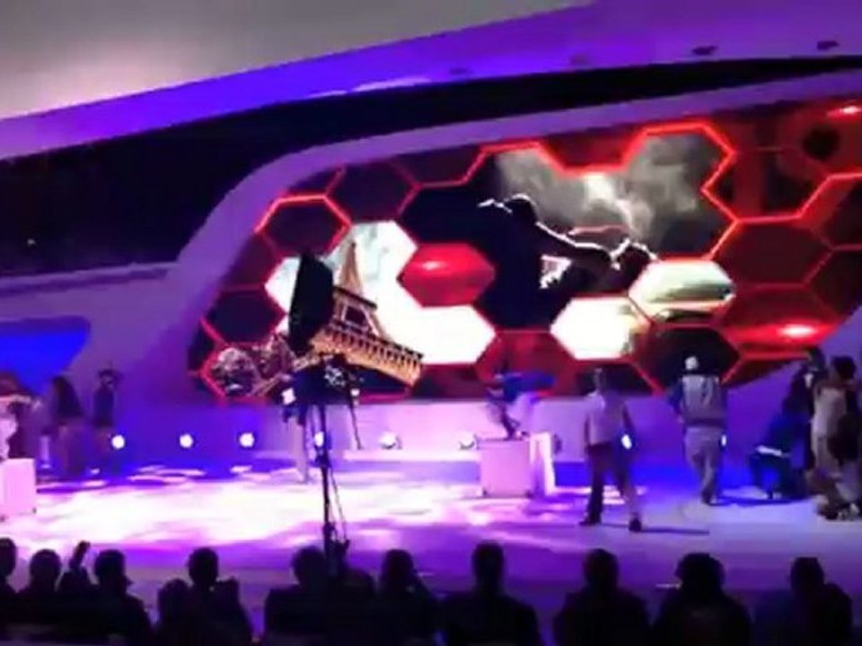 Artistic performance for a car launch in Paris