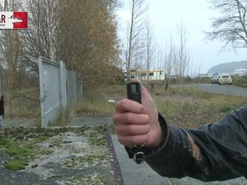 Fox Mean Green Keychain Pepper Spray Demo / Test