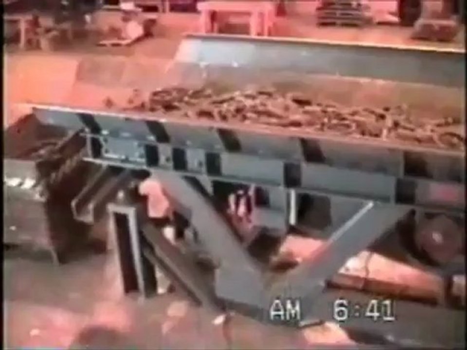 General Kinematics TWO-WAY Bi-Directional Vibrating Feeder