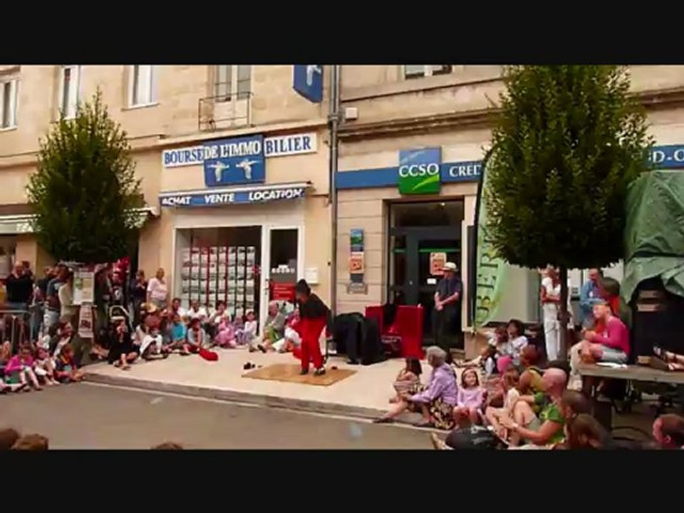 Spectacle : Le disloqué par le clown Lino.