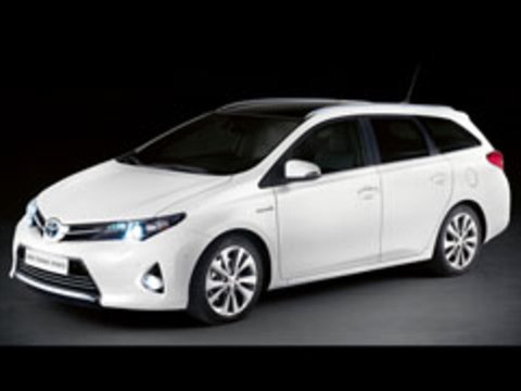 2013 Toyota Auris Touring Sports | Paris Auto Show