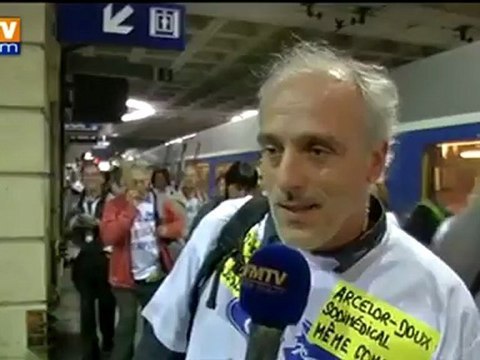 Les salariés de Ford Blanquefort manifestent à Paris