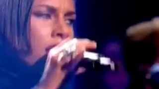 Alicia Keys - New Day (Live Alan Carr)