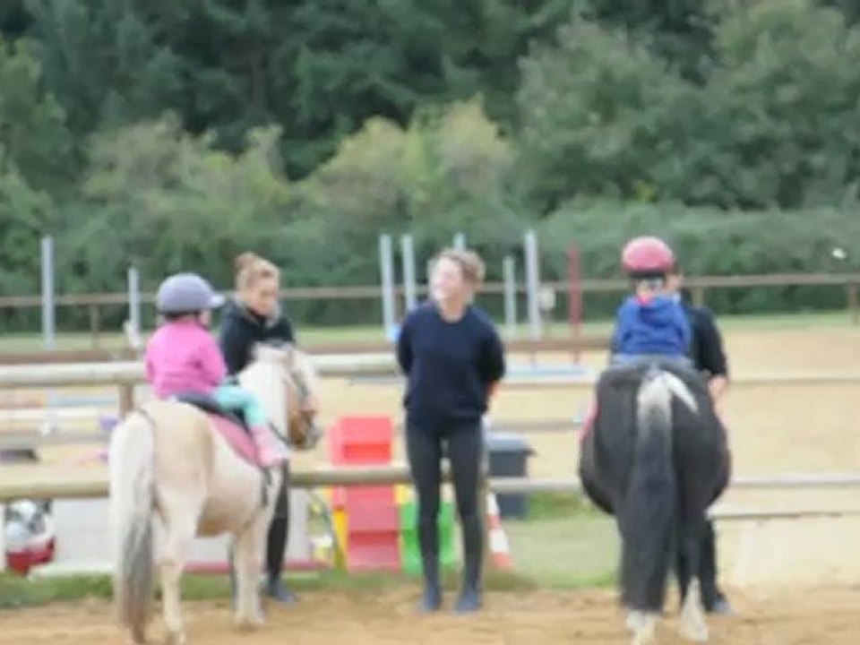 On joue à  1 2 3 soleil à dos de poney