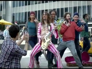 Samsung attacks Apple: flashmob in San Francisco