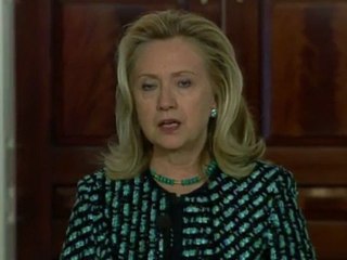 Clinton warns Assad to implement UN plan