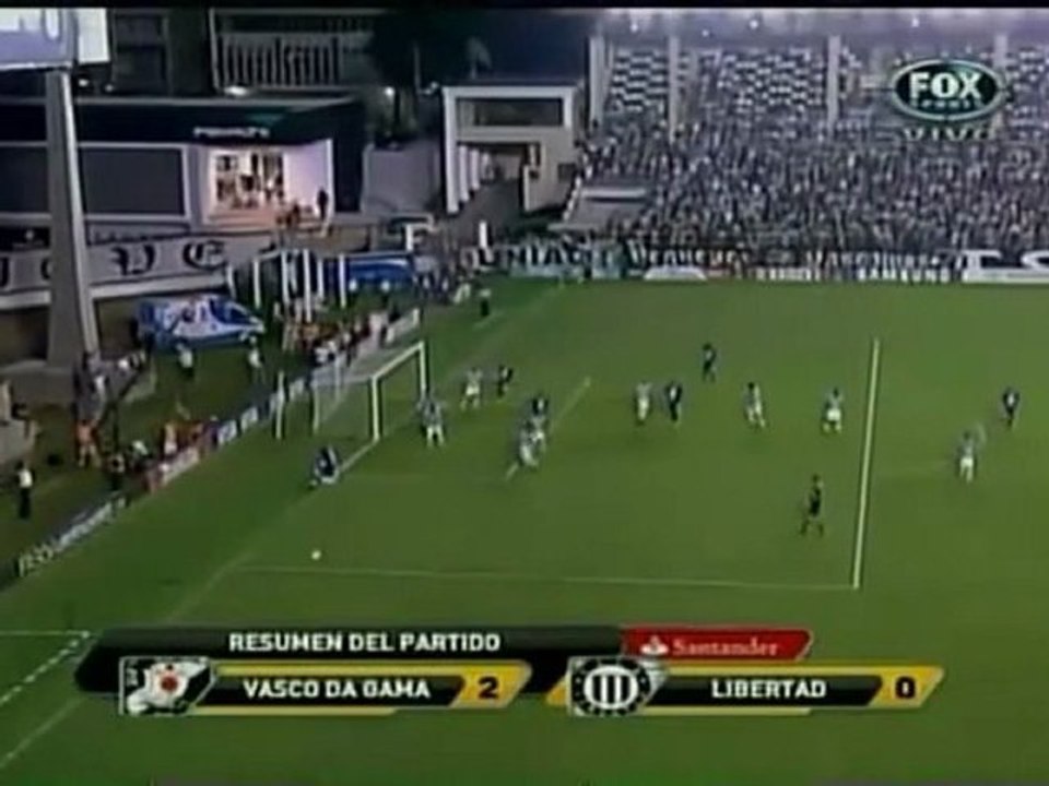 Juninho marque dans un angle très fermé avec Vasco de Gama