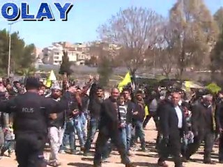 Okuldan kaçıp Nevruza katıldılar
