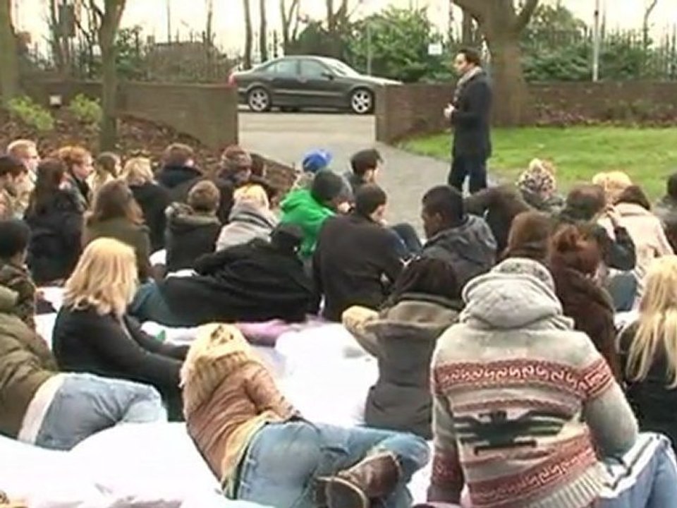 Mass Hypnosis Event at Terminal 5 Premier Inn