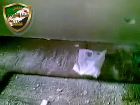 فري برس ريف دمشق قطنا التخريب من قبل عصابات الاسد المجرمة21 3 2012 ج3