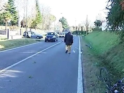 investe pedone e scappa