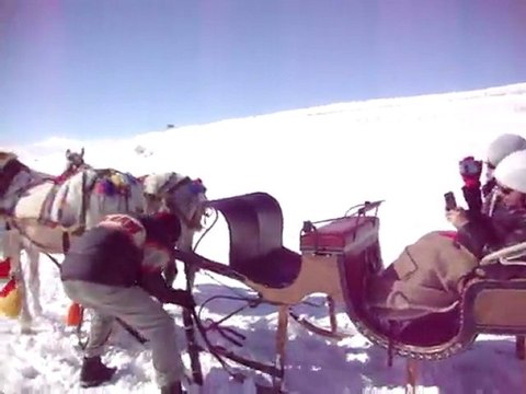 Serhan ALTINOK Kars Çıldır gölünde atlı kızak keyfi